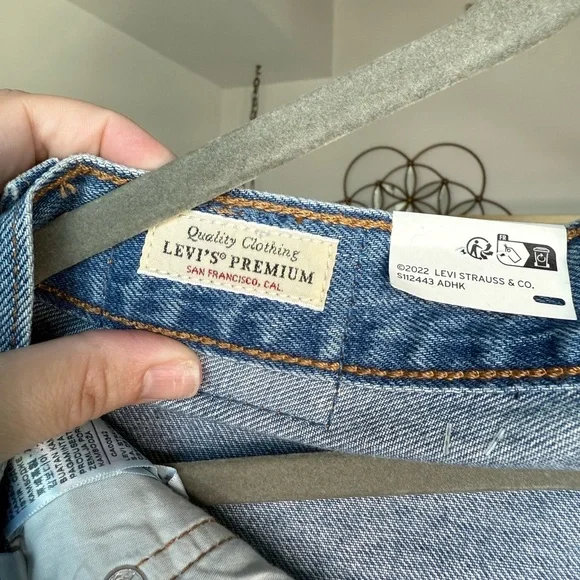 Levi’s Premium Blue Denim Skirt Size 27 Big E 100% Cotton 2 tone Side Slit NWT - Picture 6 of 8